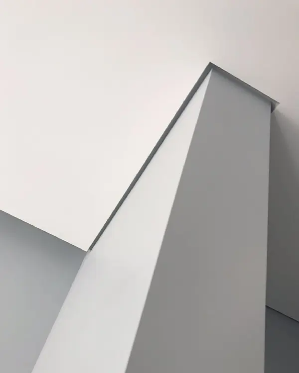 Detailaufnahme einer perfekt ausgeführten Schattenfuge